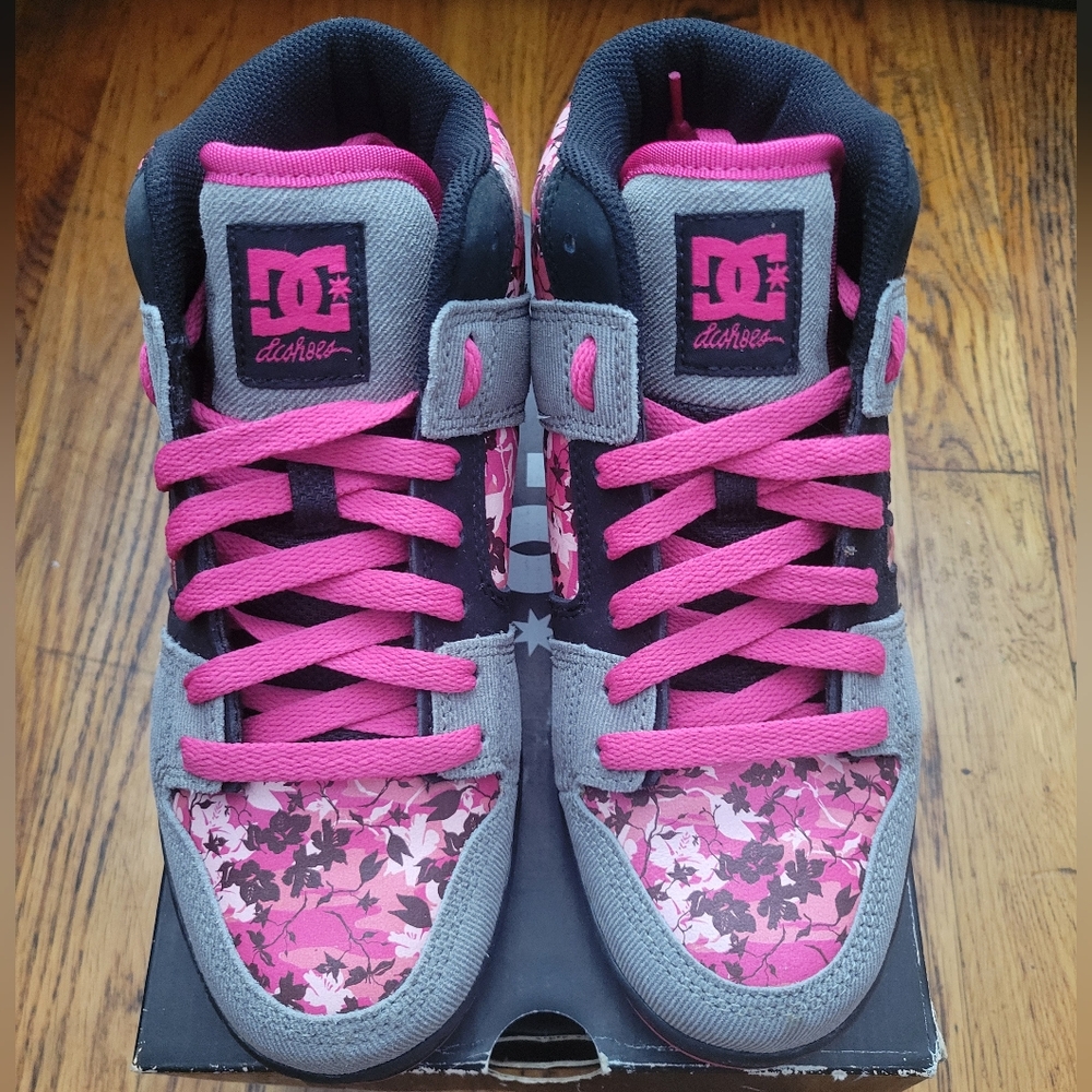 BNIB DC Shoes Women's Manteca 2 Mid Sneaker
